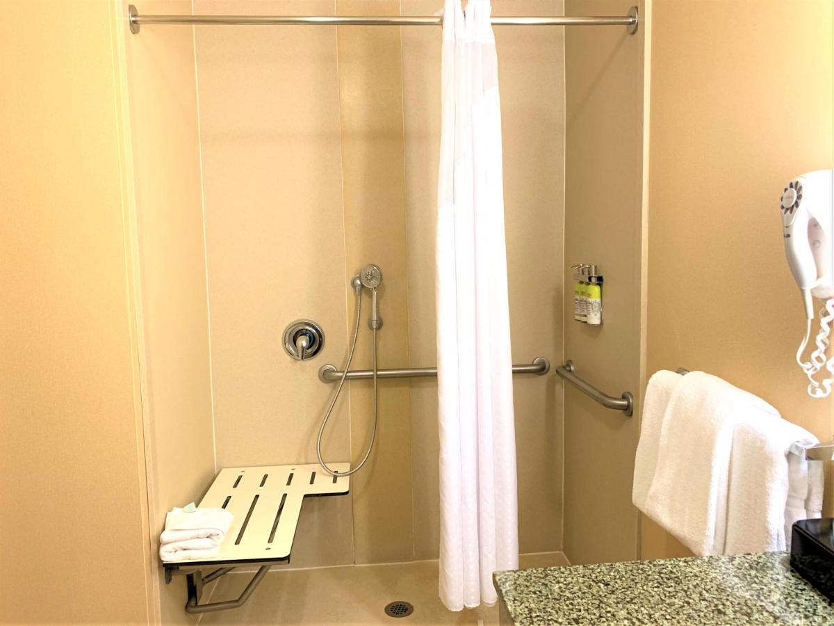 Holiday Inn Express Fresno Northwest - Herndon By Ihg Εξωτερικό φωτογραφία