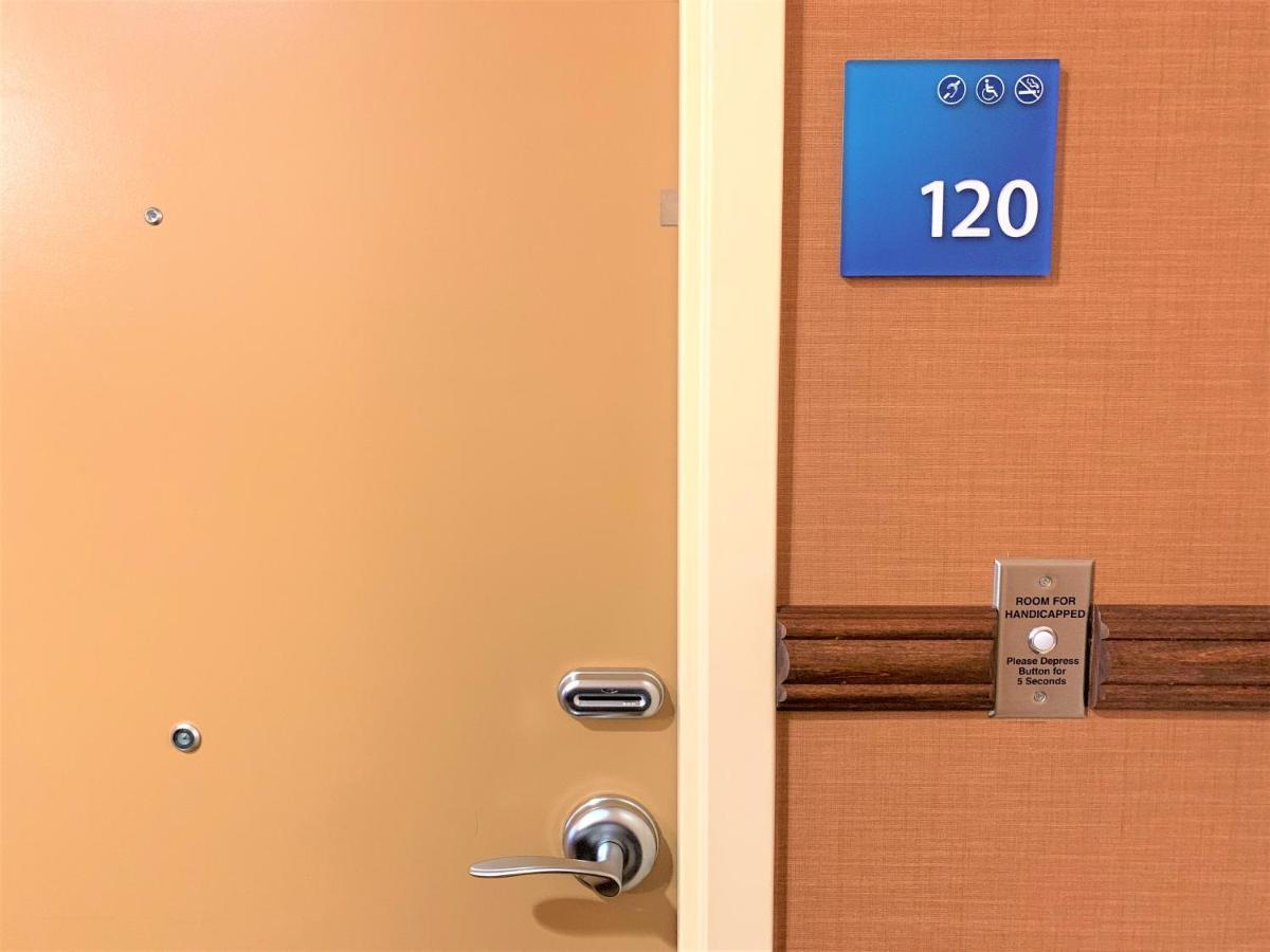 Holiday Inn Express Fresno Northwest - Herndon By Ihg Εξωτερικό φωτογραφία