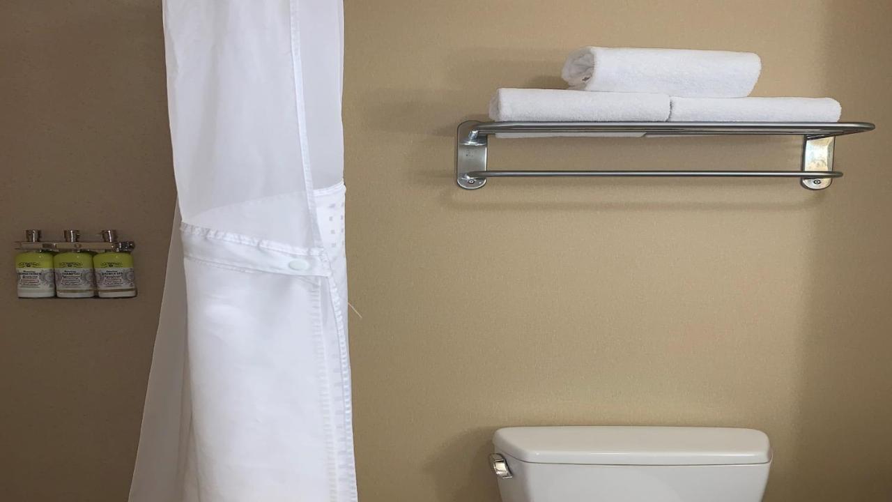 Holiday Inn Express Fresno Northwest - Herndon By Ihg Εξωτερικό φωτογραφία