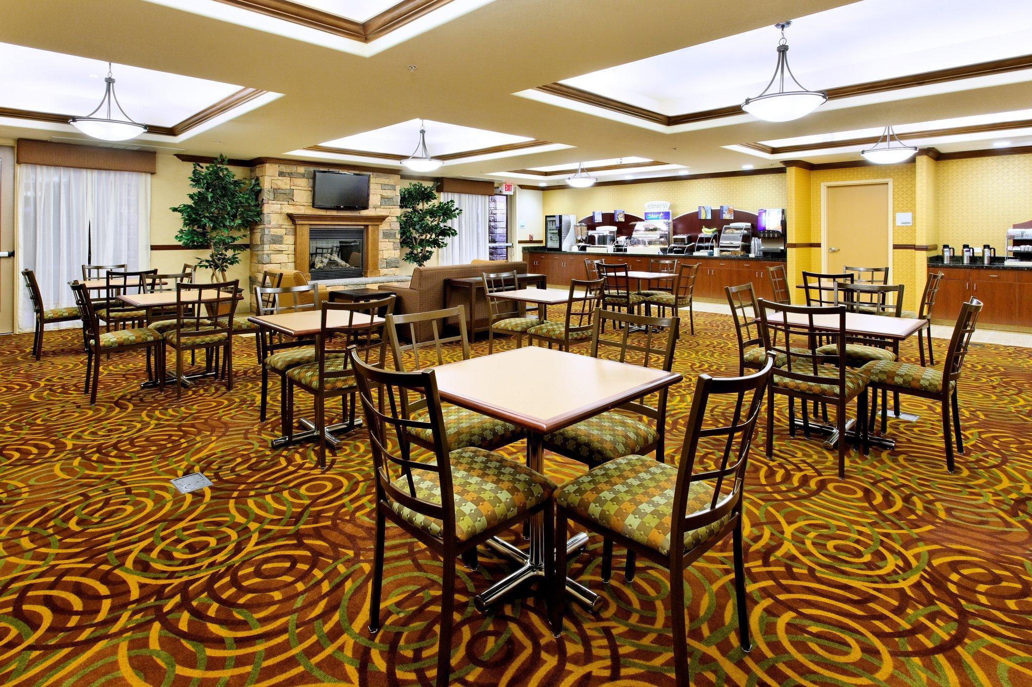 Holiday Inn Express Fresno Northwest - Herndon By Ihg Εξωτερικό φωτογραφία