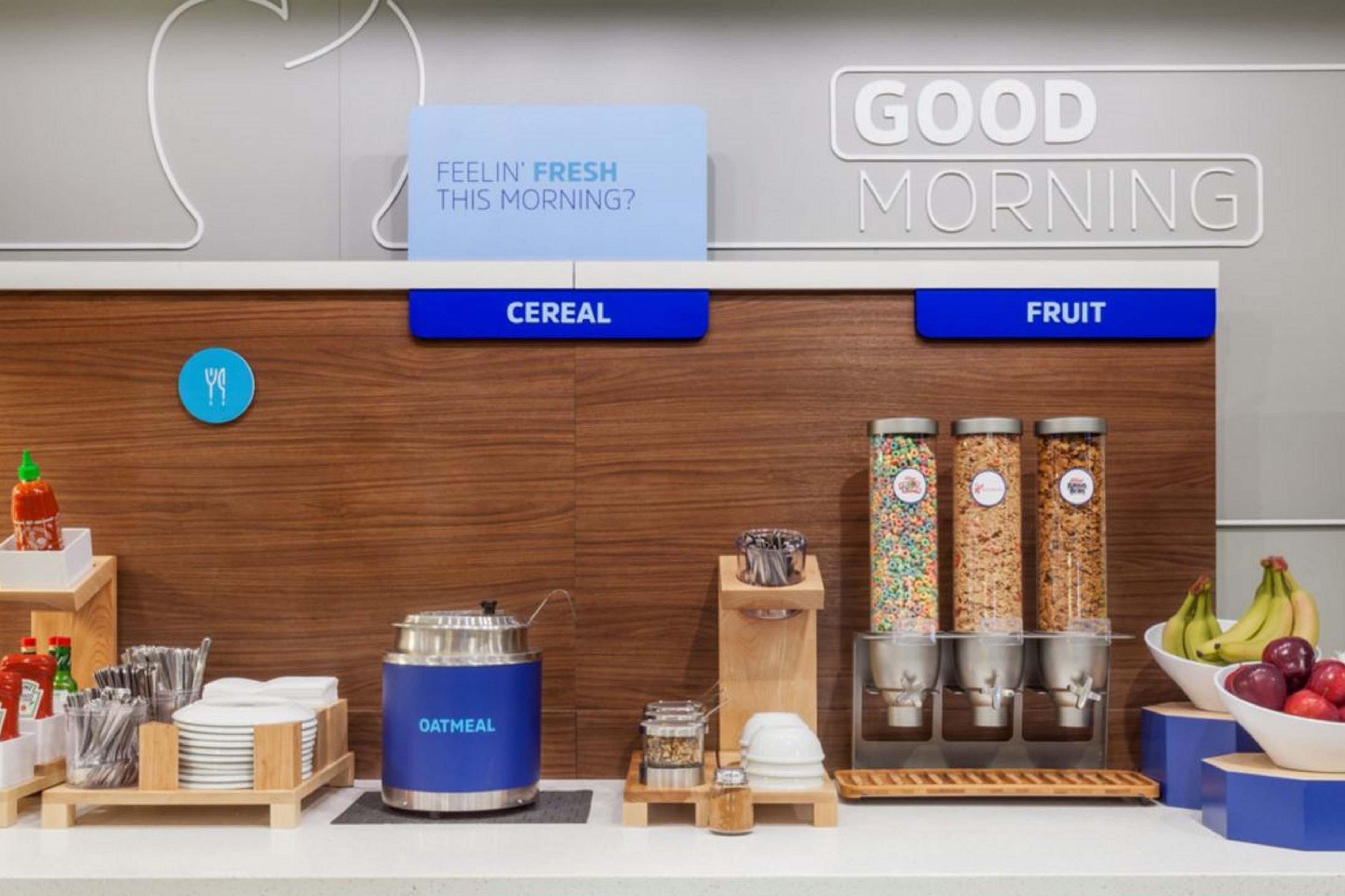 Holiday Inn Express Fresno Northwest - Herndon By Ihg Εξωτερικό φωτογραφία