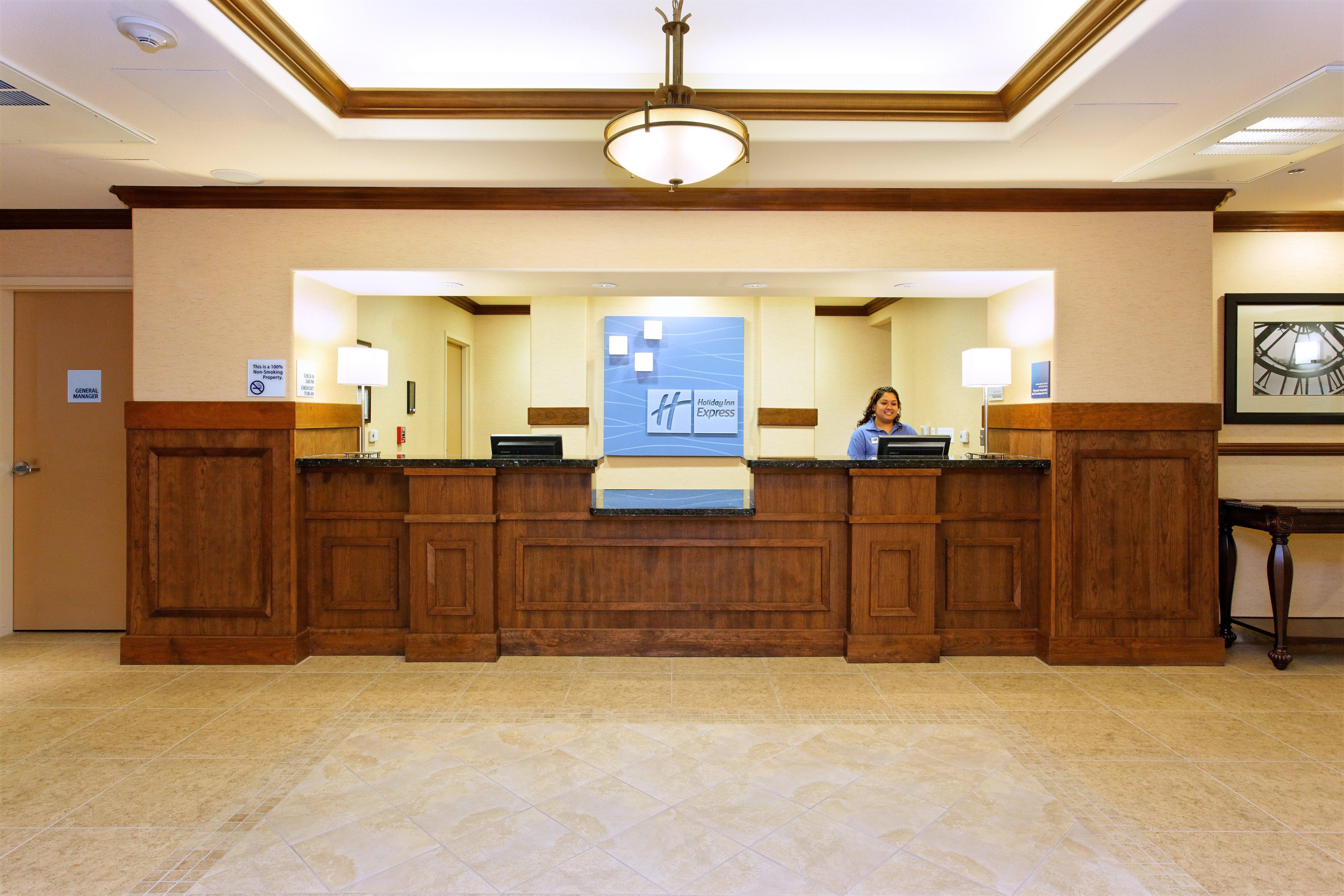 Holiday Inn Express Fresno Northwest - Herndon By Ihg Εξωτερικό φωτογραφία