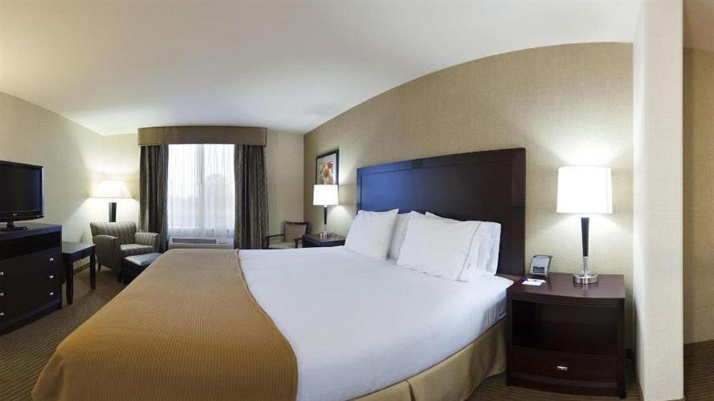 Holiday Inn Express Fresno Northwest - Herndon By Ihg Εξωτερικό φωτογραφία