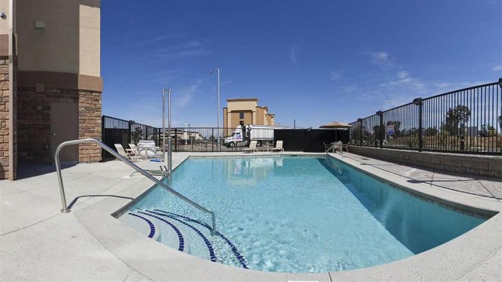Holiday Inn Express Fresno Northwest - Herndon By Ihg Εξωτερικό φωτογραφία