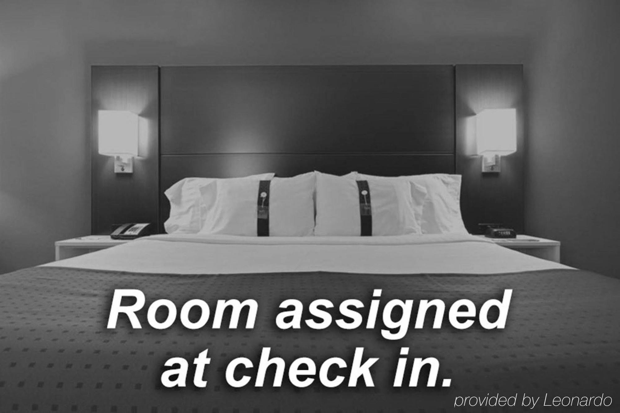 Holiday Inn Express Fresno Northwest - Herndon By Ihg Εξωτερικό φωτογραφία